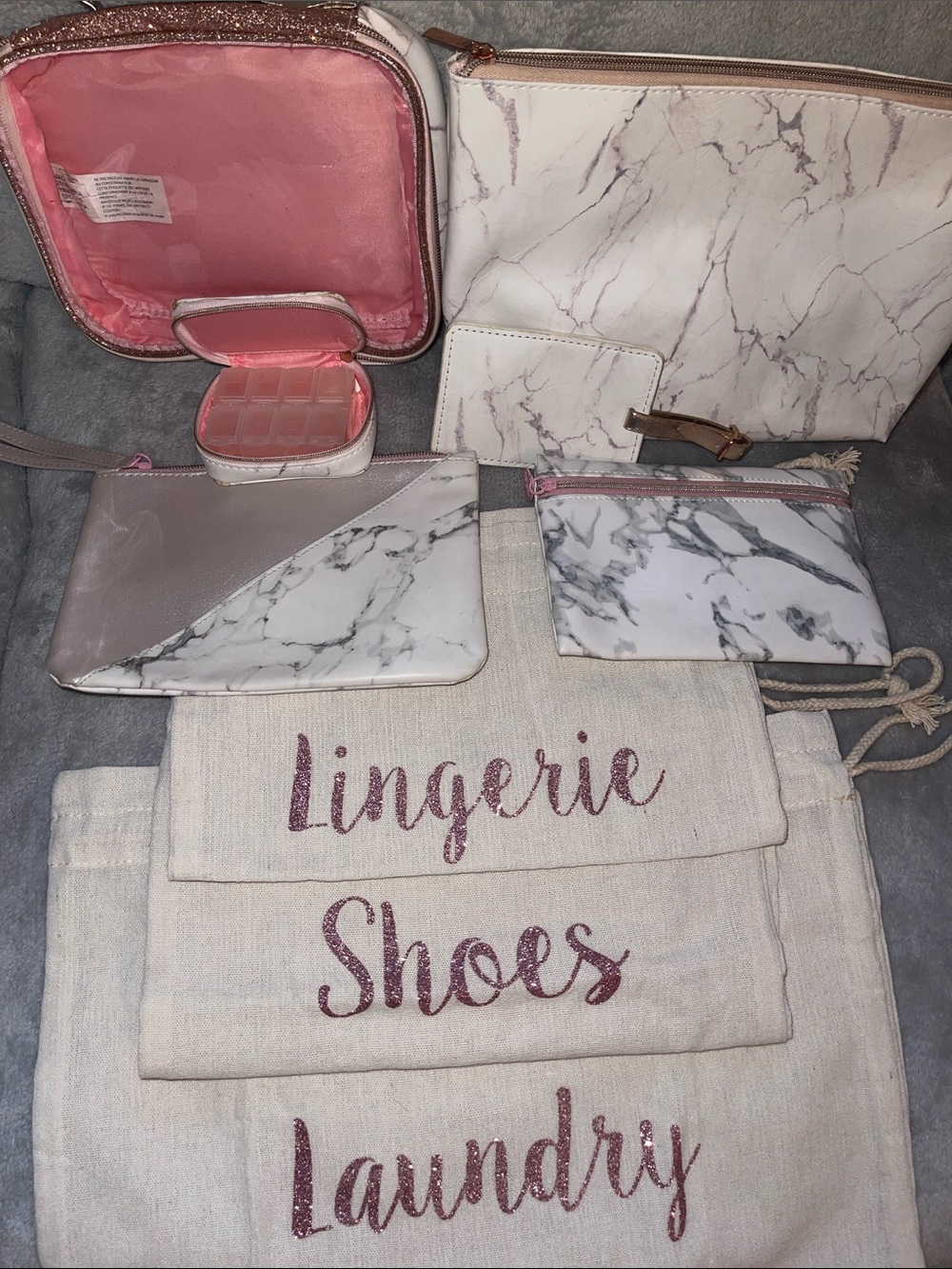 Travel set - Picture 2 of 4